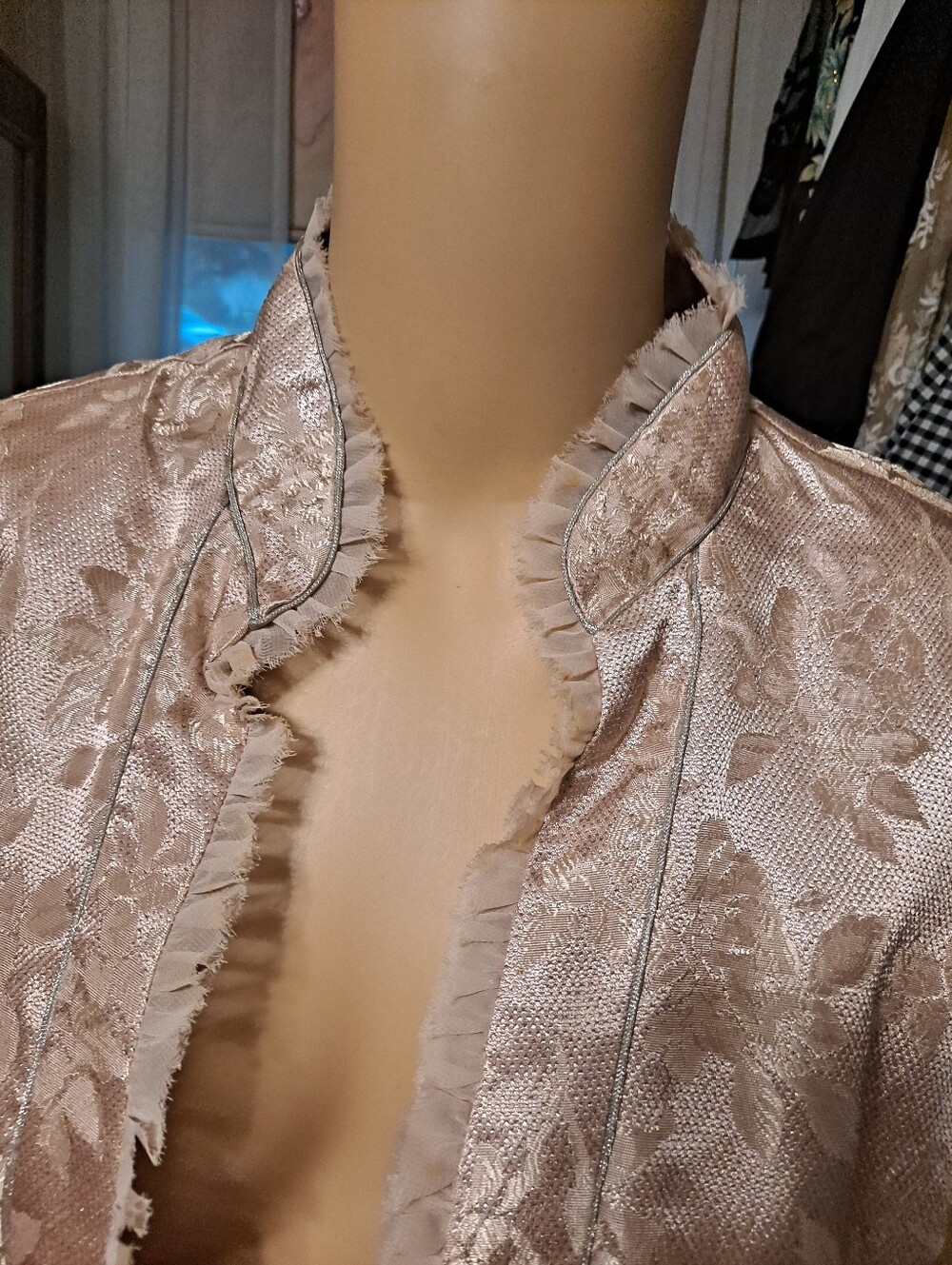 Bisou Bisou Feminine Short Sleeve Lace-Pattern Satin Bolero Jacket in Blush - Picture 6 of 15
